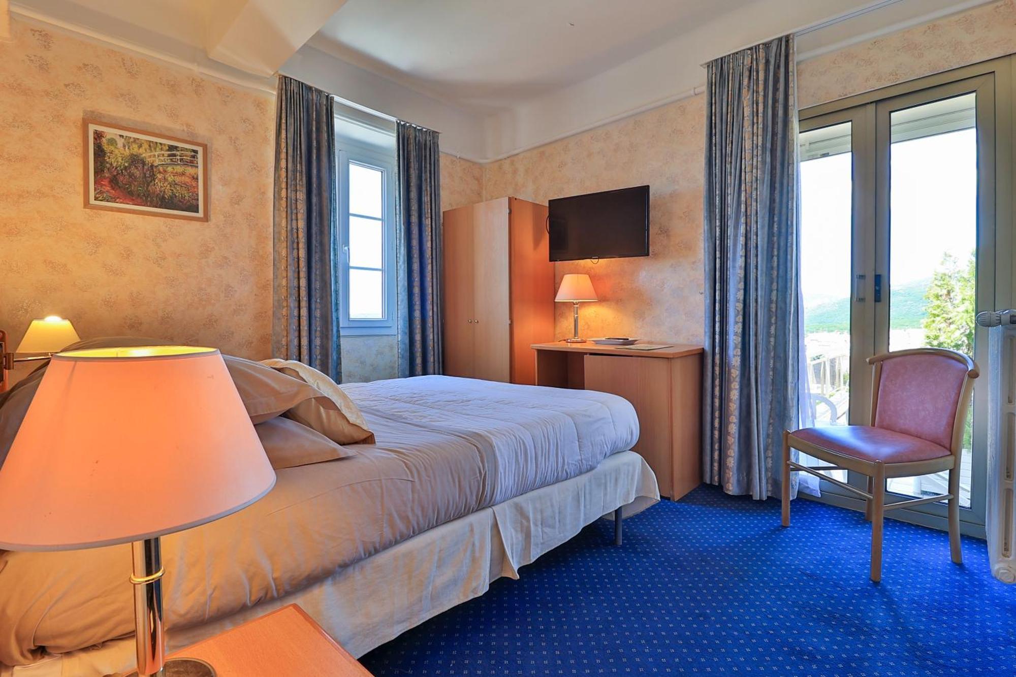 Logis Le Relais Imperial Hotel Saint-Vallier-de-Thiey ภายนอก รูปภาพ
