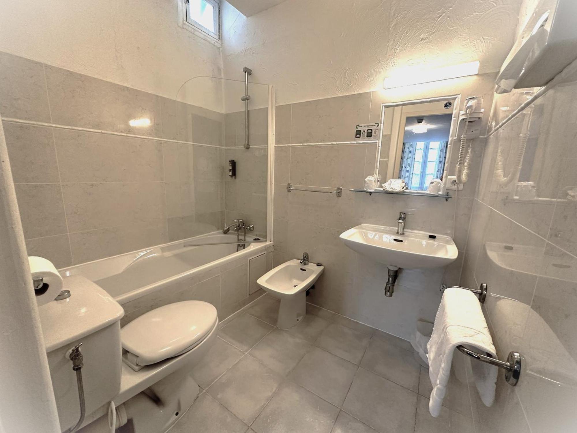 Logis Le Relais Imperial Hotel Saint-Vallier-de-Thiey ภายนอก รูปภาพ