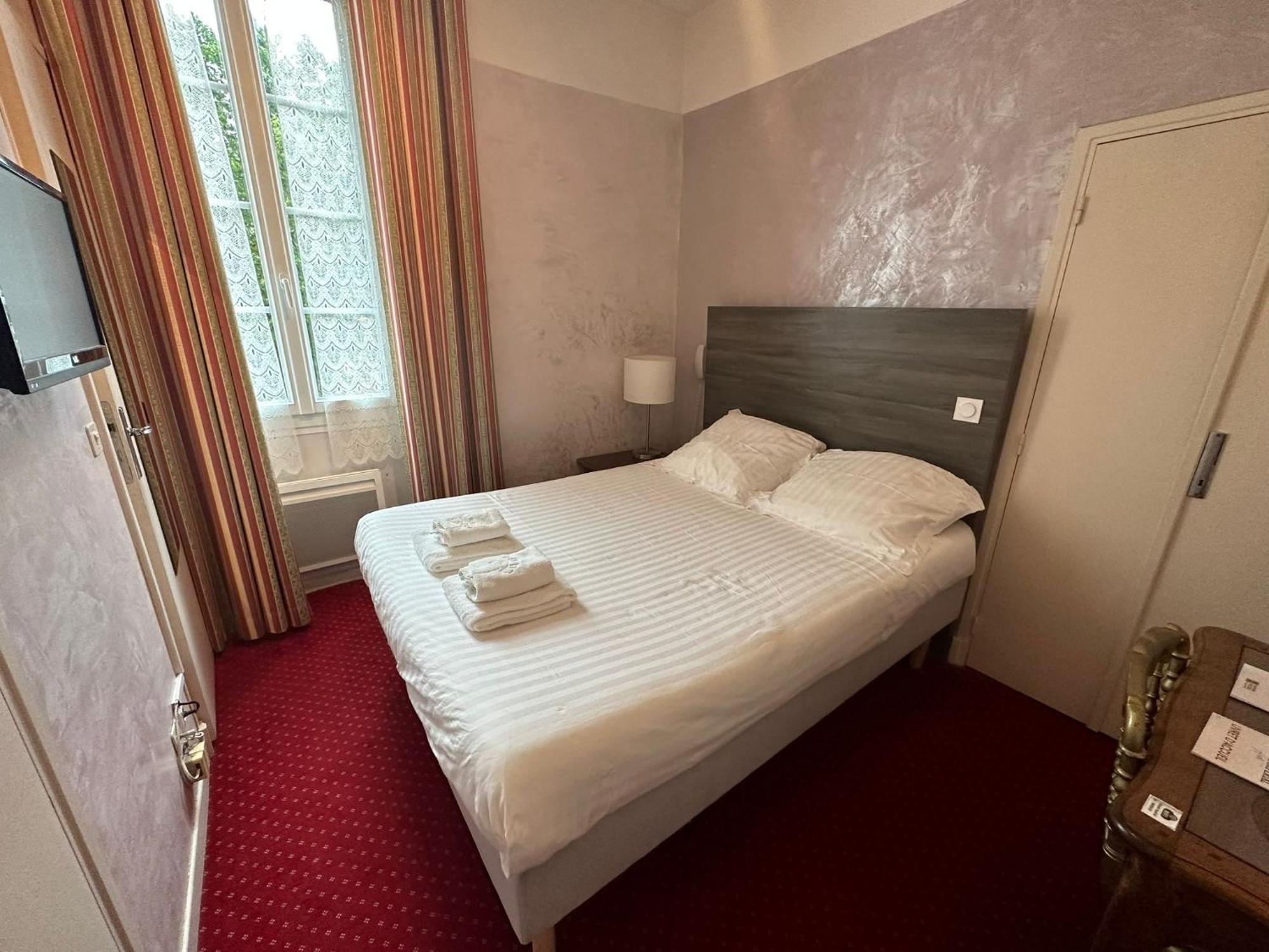 Logis Le Relais Imperial Hotel Saint-Vallier-de-Thiey ภายนอก รูปภาพ
