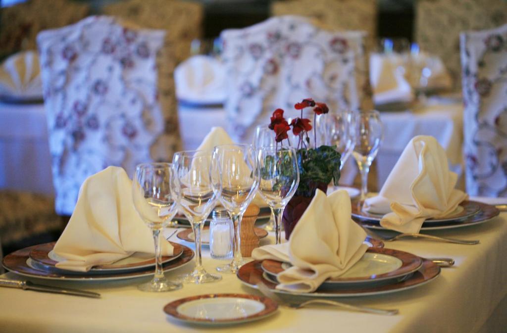 Logis Le Relais Imperial Hotel Saint-Vallier-de-Thiey ภายนอก รูปภาพ