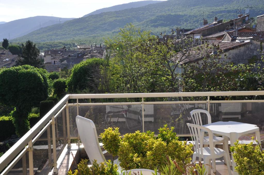 Logis Le Relais Imperial Hotel Saint-Vallier-de-Thiey ภายนอก รูปภาพ